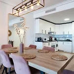 アパート Superb Location Beachfront , 3 Bed With Terrace