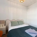 Superb Location Beachfront , 3 Bed With Terrace *