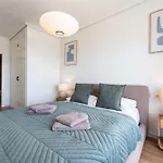 アパート Superb Location Beachfront , 3 Bed With Terrace フエンヒロラ