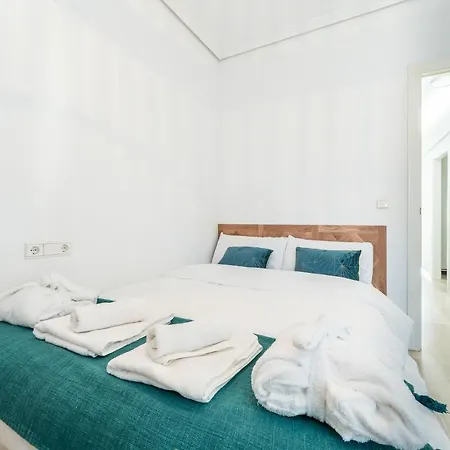 Superb Location Beachfront , 3 Bed With Terrace Fuengirola