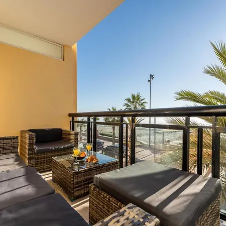 Superb Location Beachfront , 3 Bed With Terrace Апартаменты
