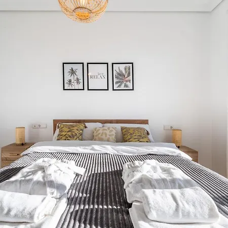 Superb Location Beachfront , 3 Bed With Terrace Apartment Fuengirola