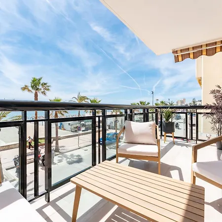 Superb Location Beachfront , 3 Bed With Terrace * フエンヒロラ