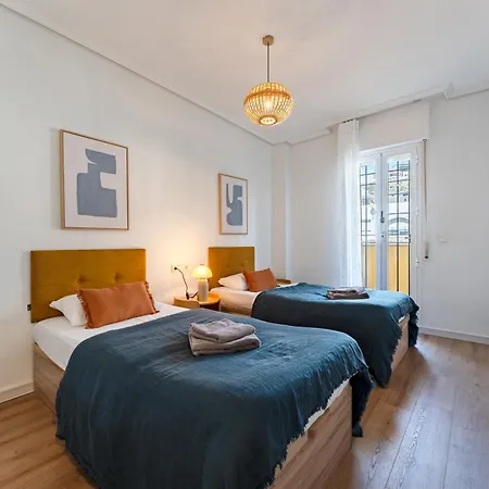Lejlighed Superb Location Beachfront , 3 Bed With Terrace *